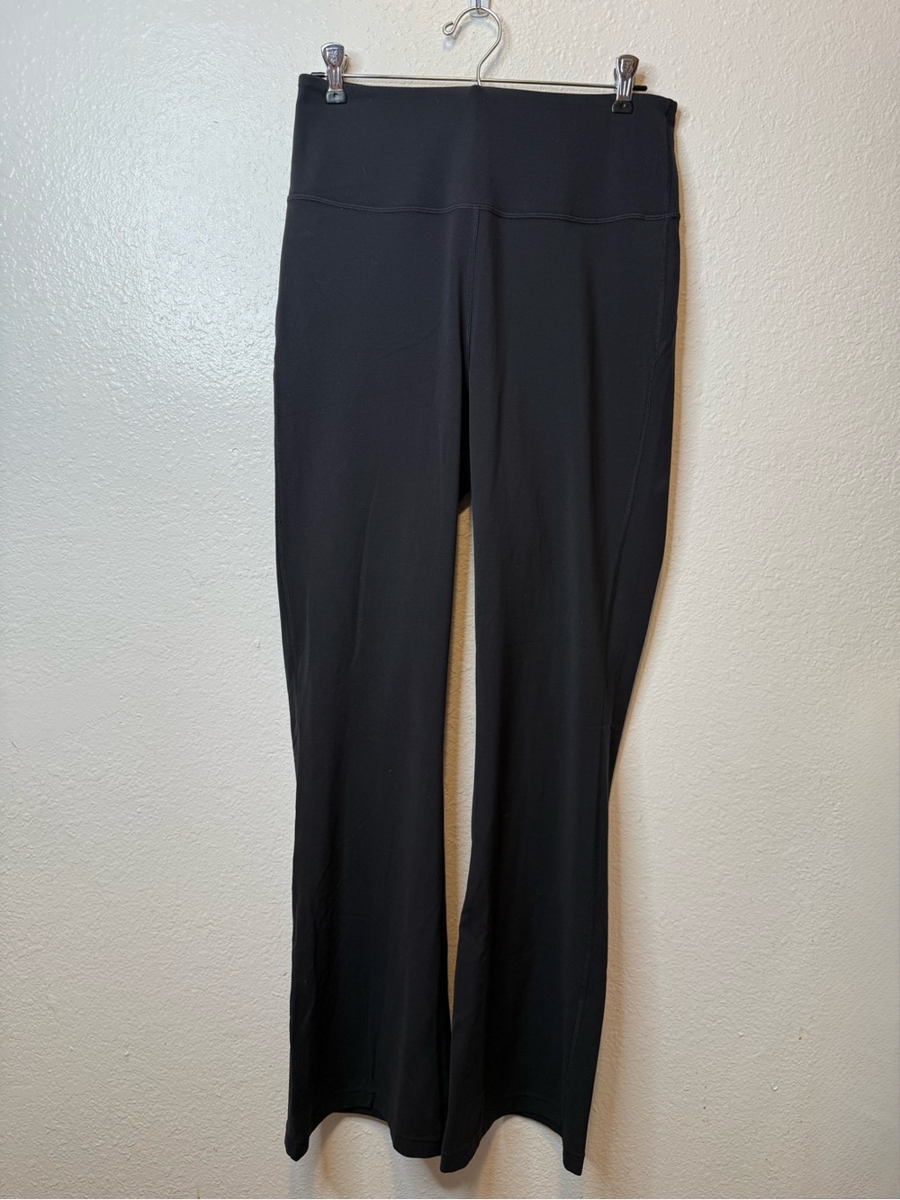 Lululemon Groove Flare Black Leggings Size 10
Capsule Athleisure Preppy Yoga Gym